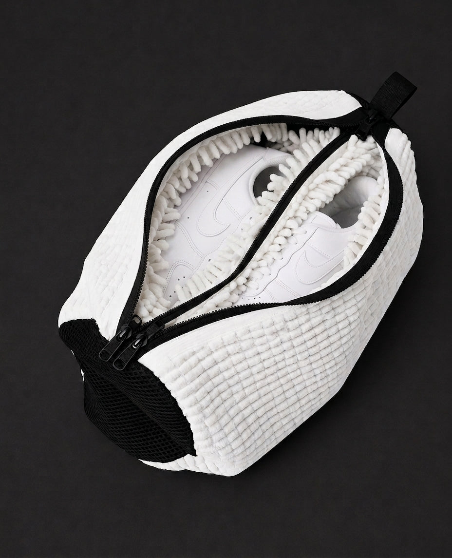MILD CONTROL™ Dual-Compartment Shoe Washing Bag